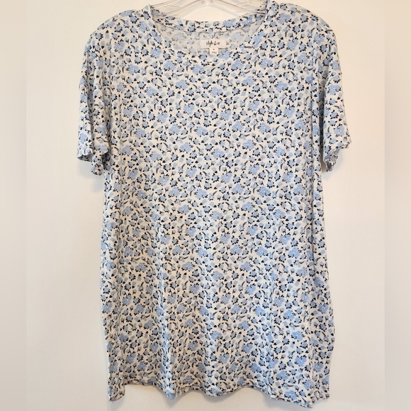 Style and Co, Blue and White, Short Sleeve Shirt, Medium - Picture 1 of 4
